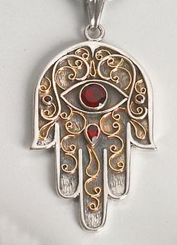 Gold hamsa pendantt